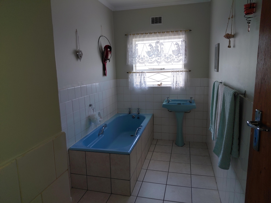 4 Bedroom Property for Sale in Heuwelkruin Eastern Cape